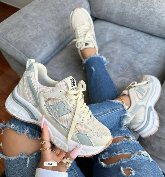 New Balance Girl – Diseño y Rendimiento para la Mujer Moderna